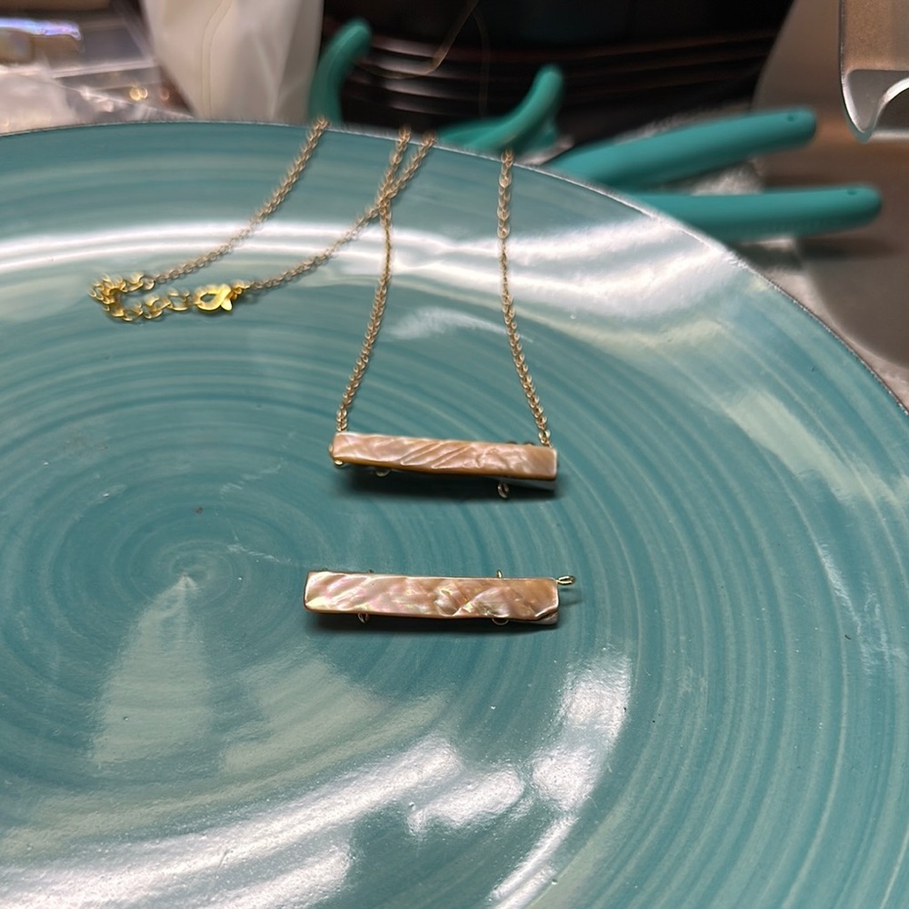Replaced pendant mother of Perl necklace